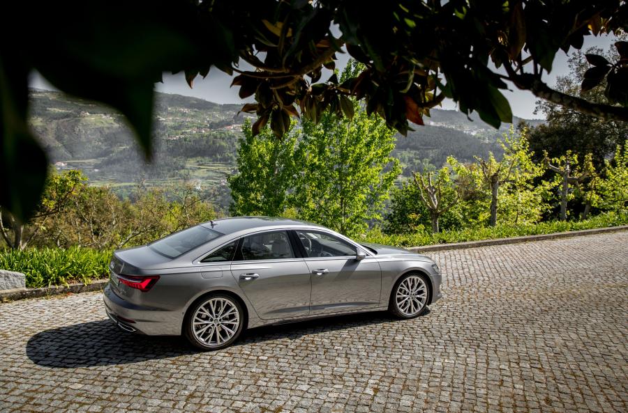  Audi A6 55 TFSI Quattro (C8) 2018 года  (WW) (фото 16 из 40)